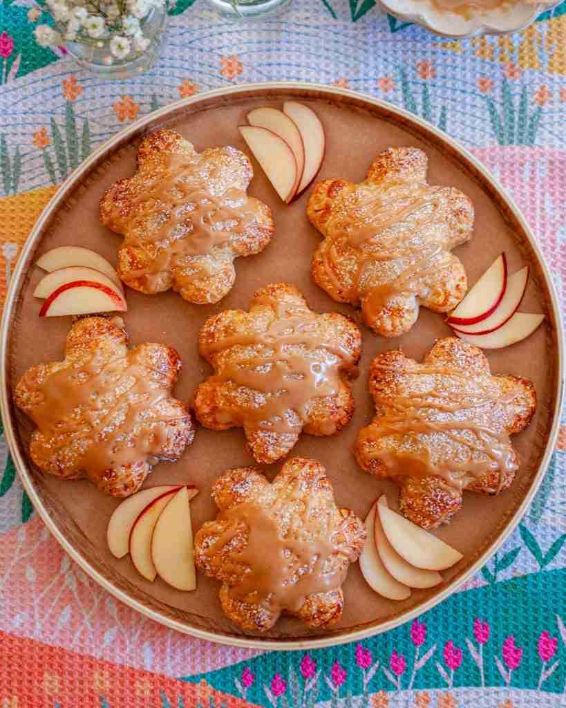 group of apple cinnamon hand pies on a plate