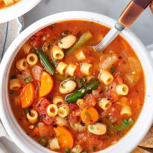 bowl of minestrone soup