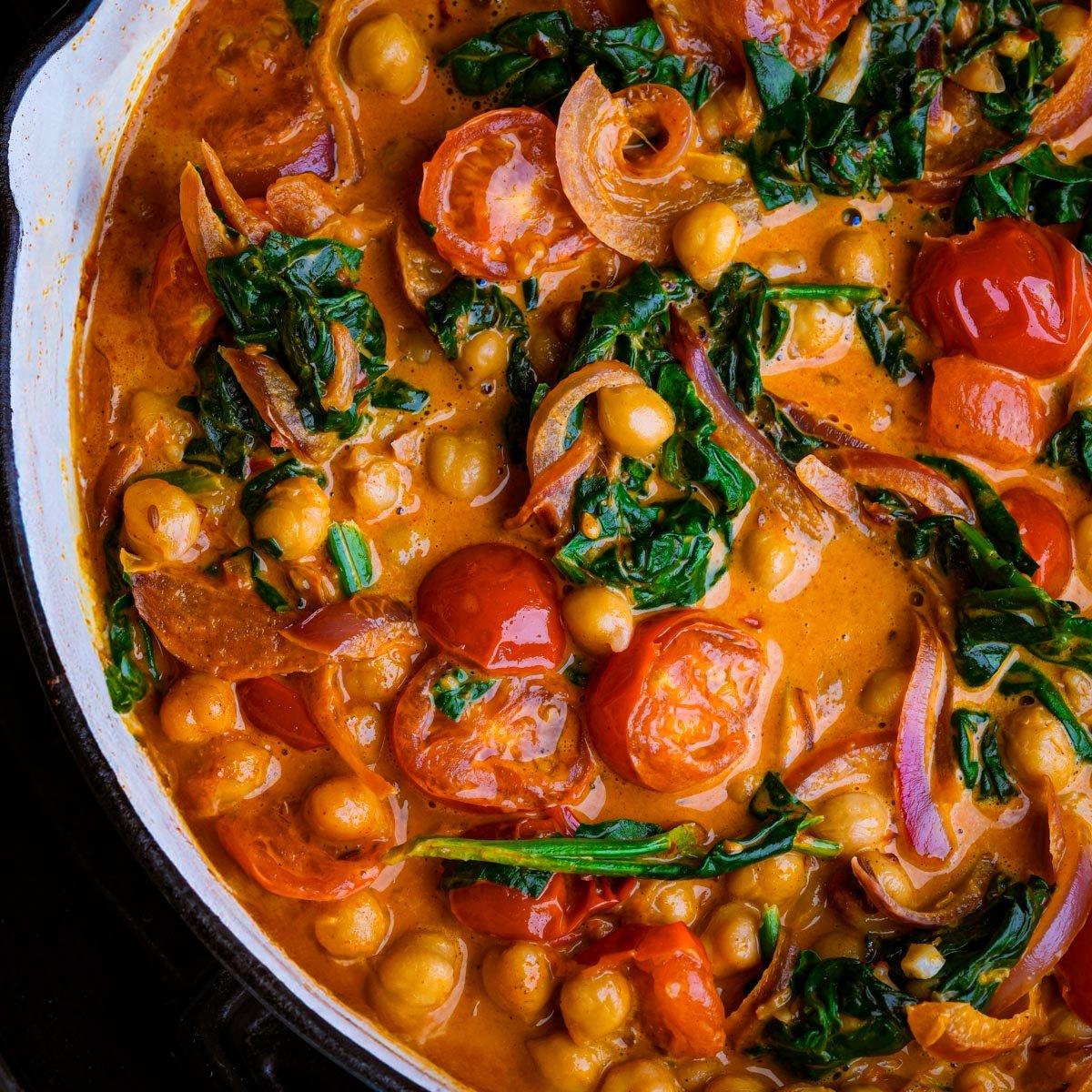 close up shot of harissa chickpea curry in a bowl