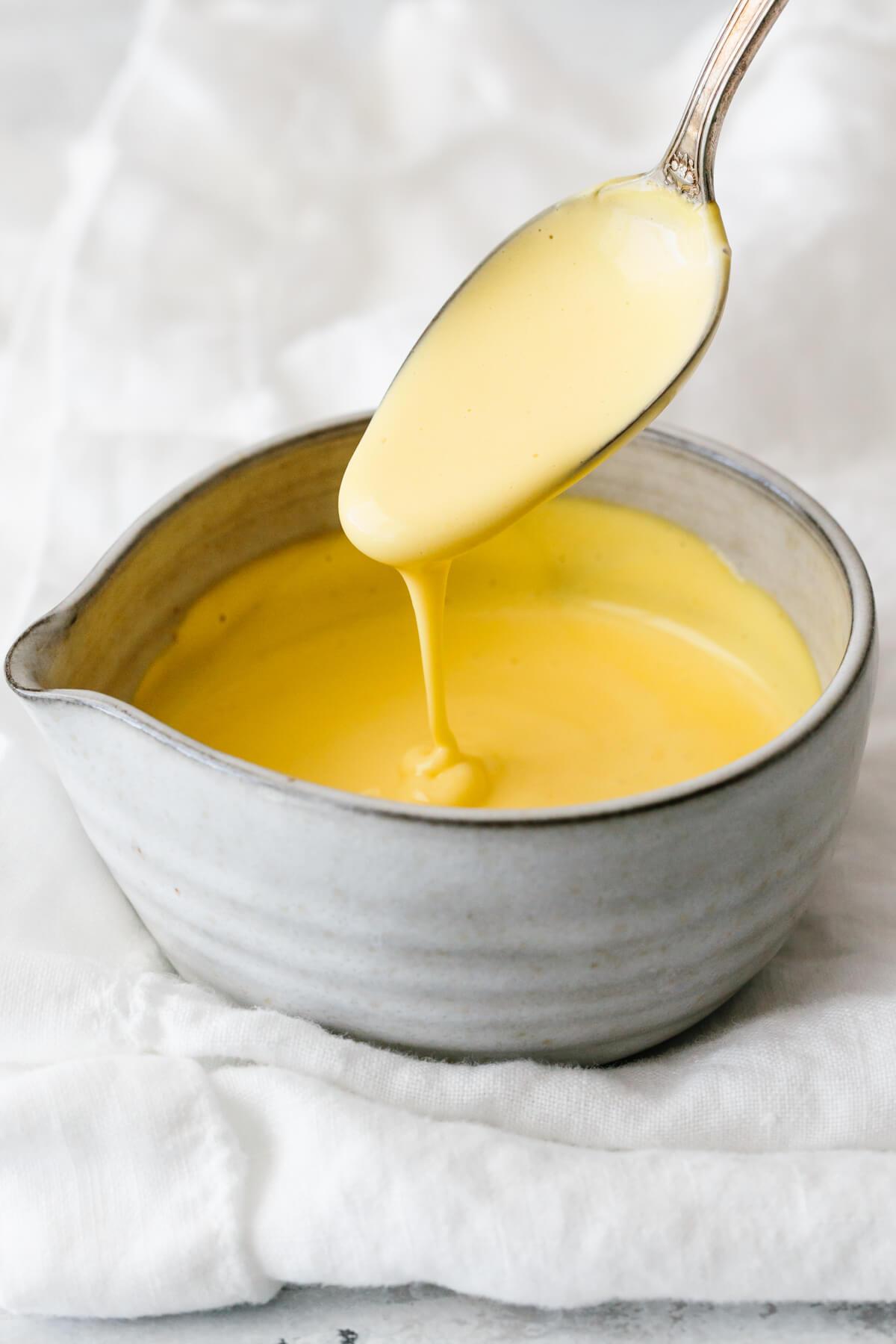 how to make hollandaise sauce