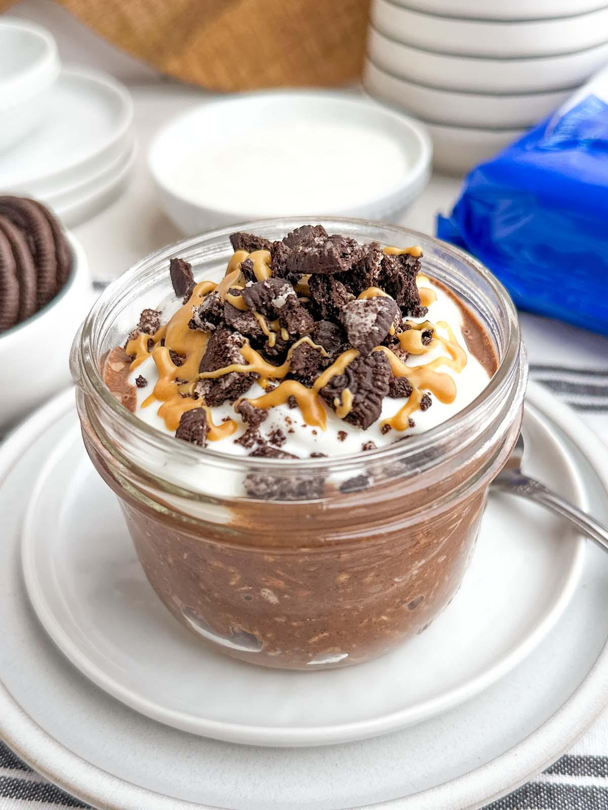 cookies and cream overnight oats in mason jars