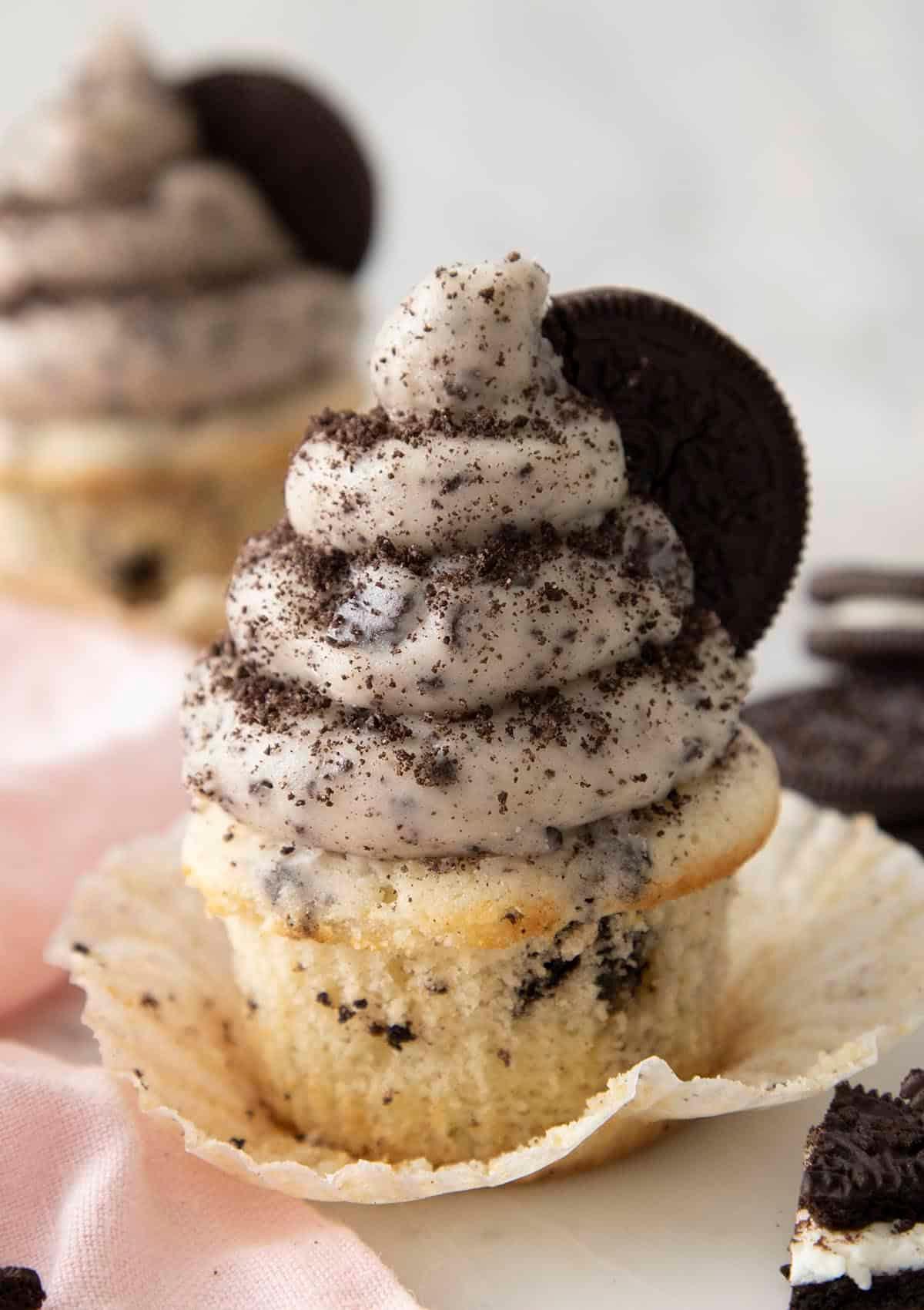 birthday cupcakes with cookies and cream ice cream frosting
