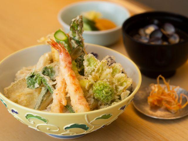 Serving delicious Japanese tempura