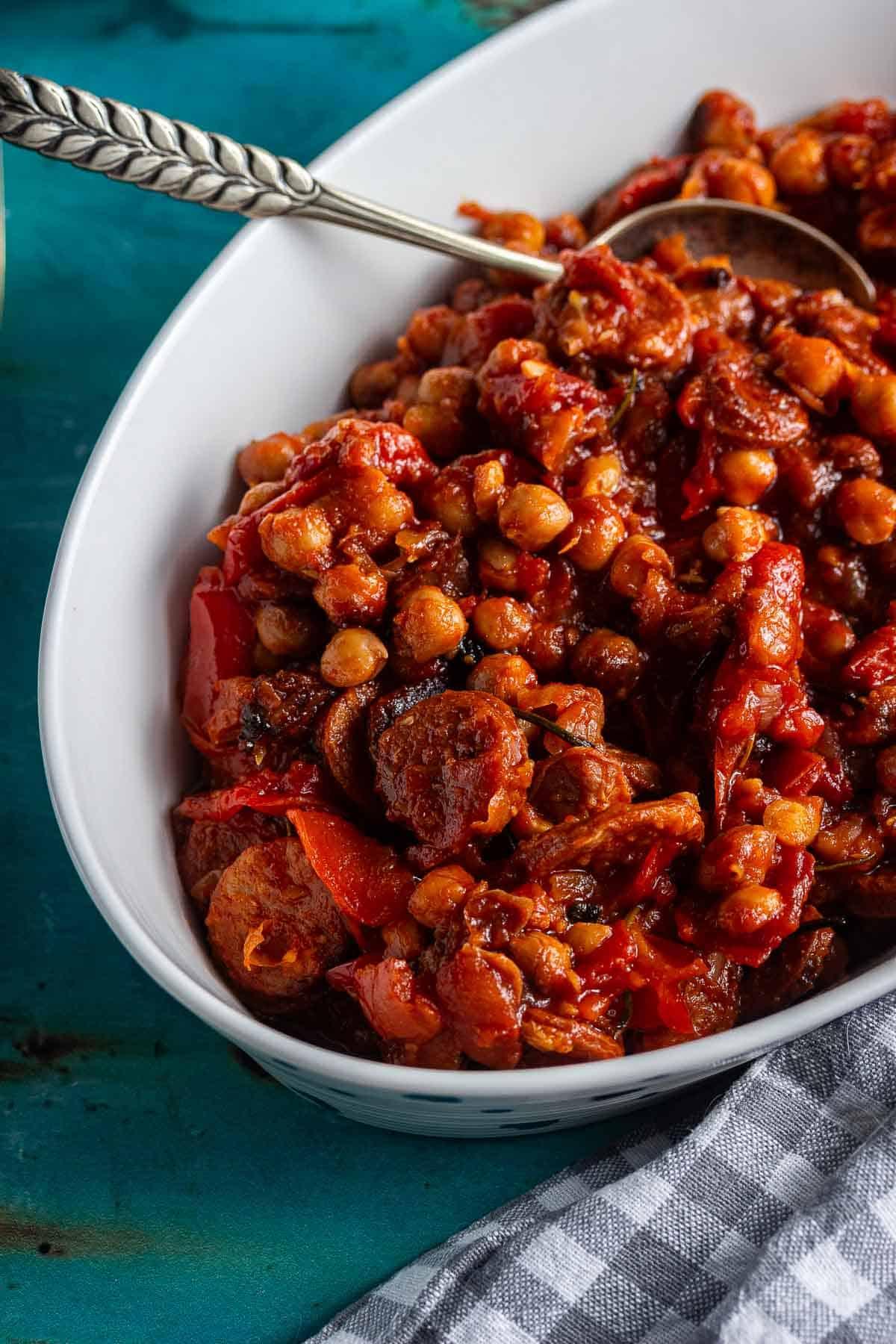 Various toppings and modifications for chorizo and chickpea chili