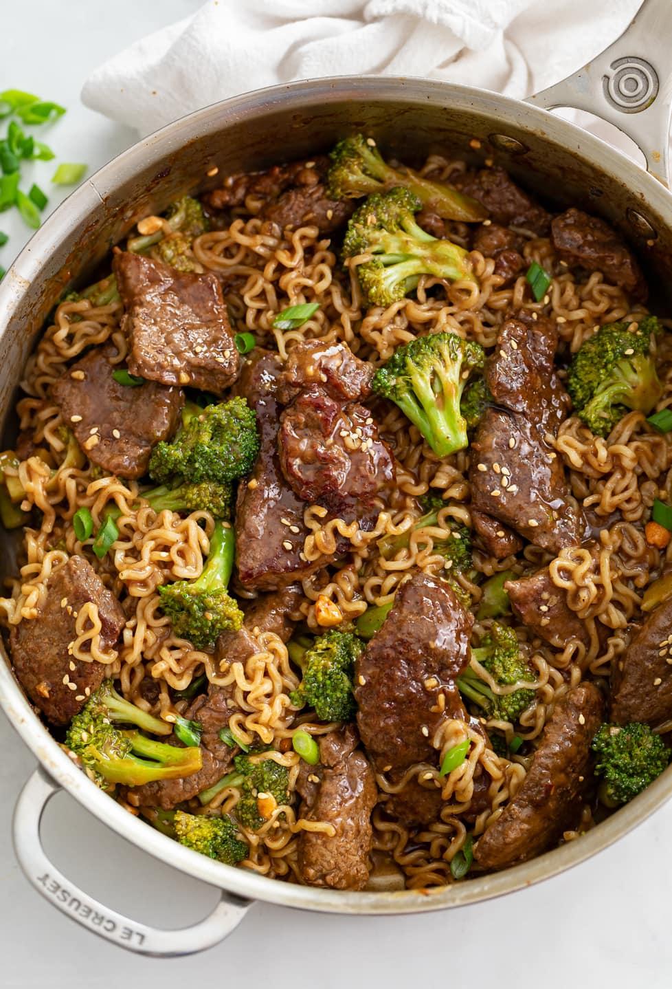 a bowl of beef and broccoli ramen