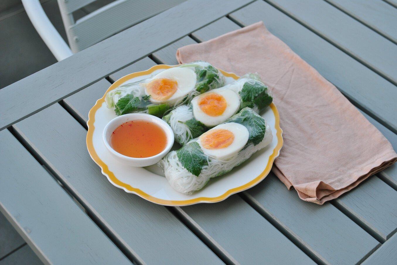 fresh spring rolls with boiled egg