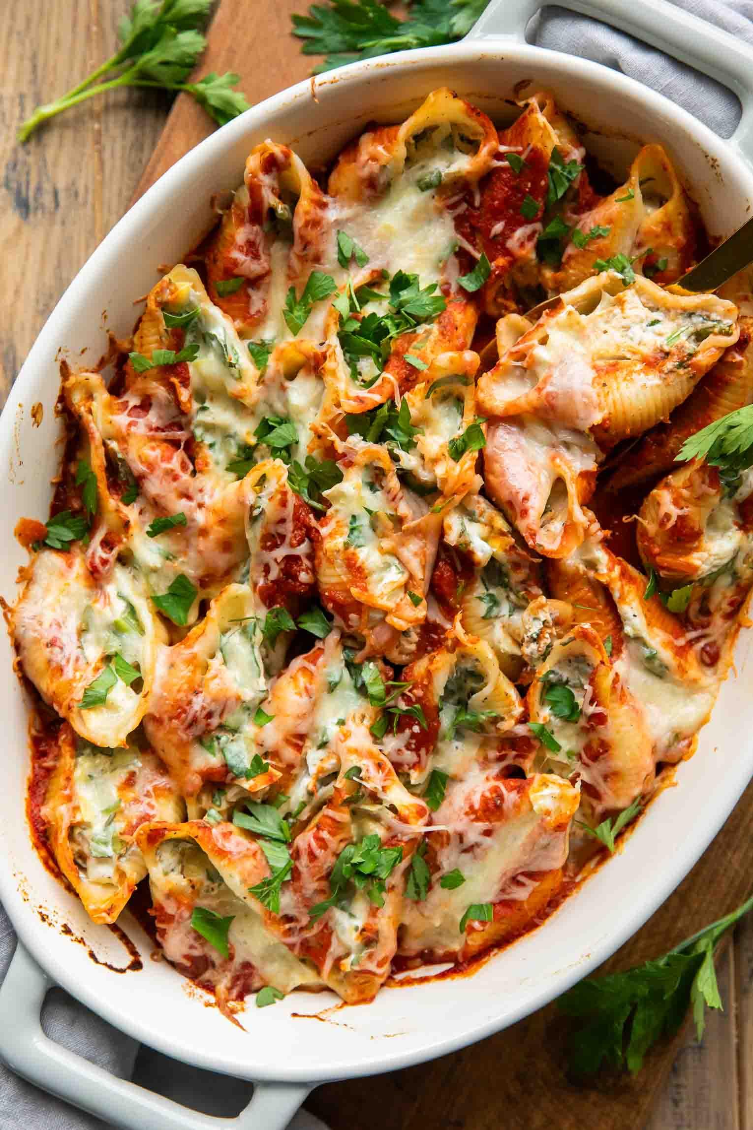 slow cooker chicken and spinach stuffed shells