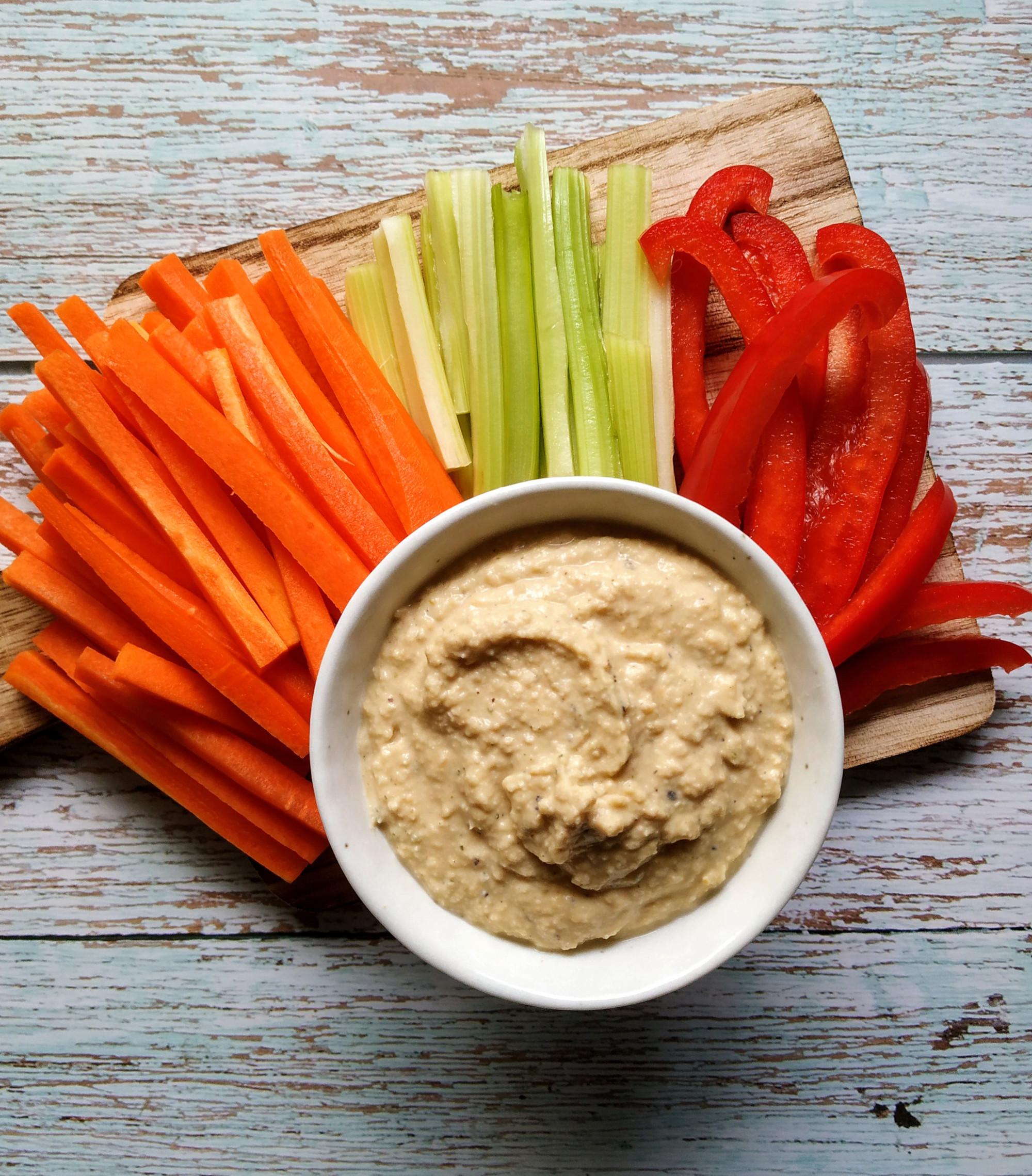 Hummus with veggies