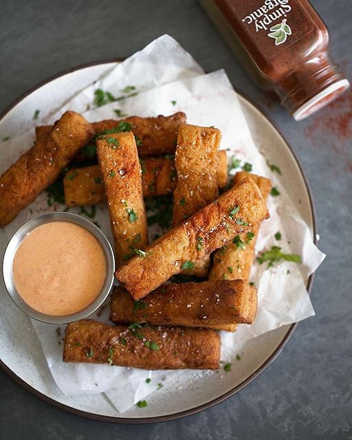 Smoked paprika and garlic falafel served with aioli