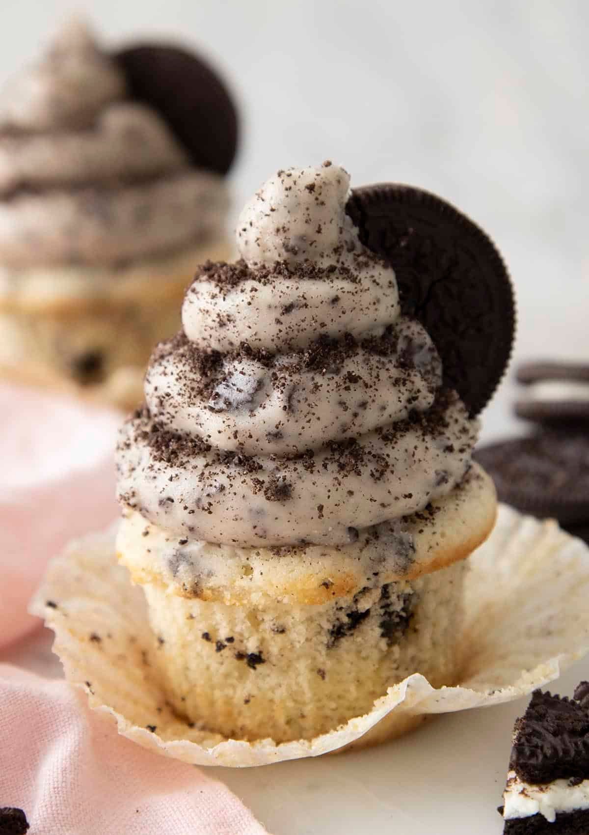 birthday cupcakes with cookies and cream ice cream frosting