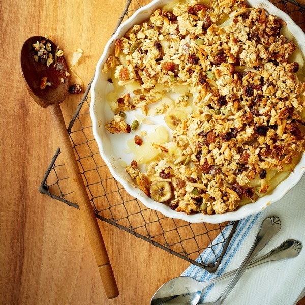 plantain and apple crumble with oatmeal topping
