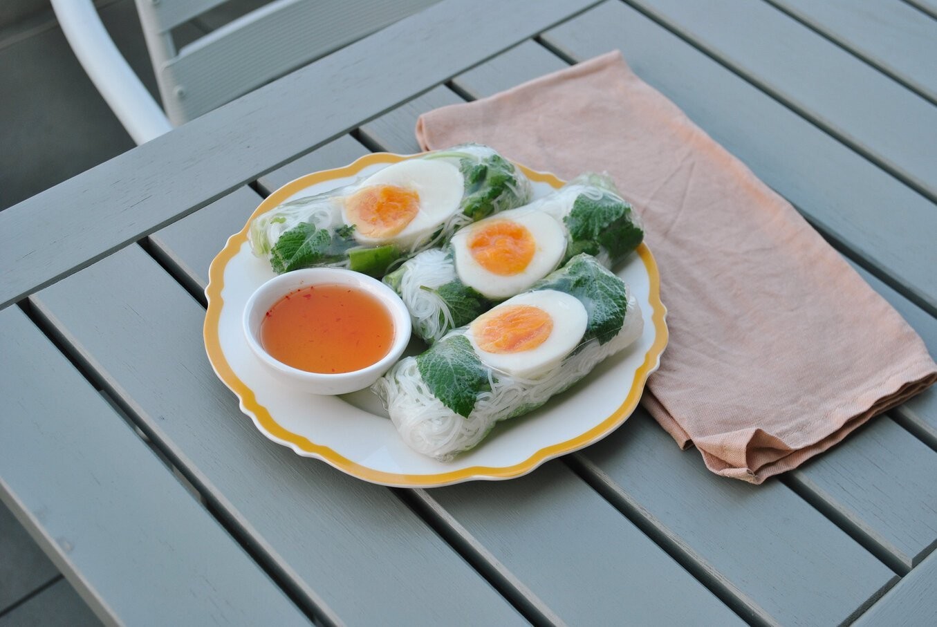 fresh spring rolls with boiled egg