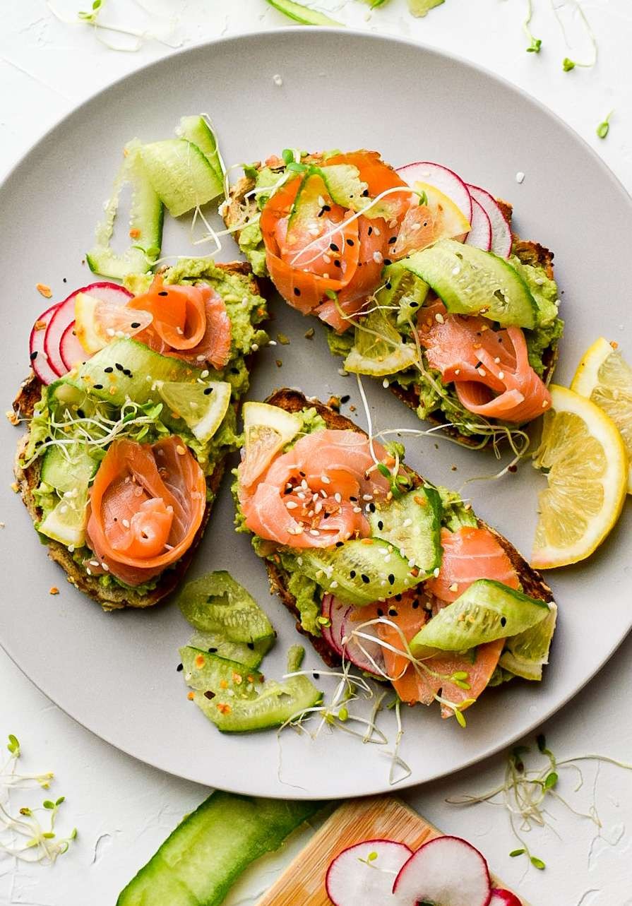 Smoked salmon and avocado toast topped with everything bagel seasoning