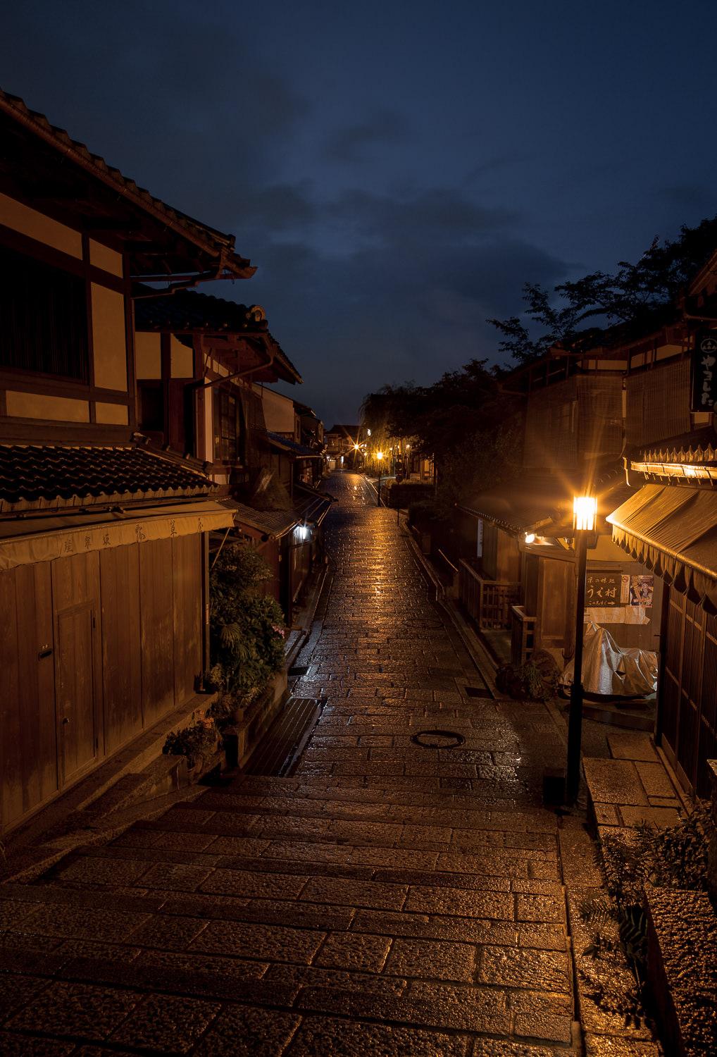 A dimly lit alleyway in Kyoto, Japan